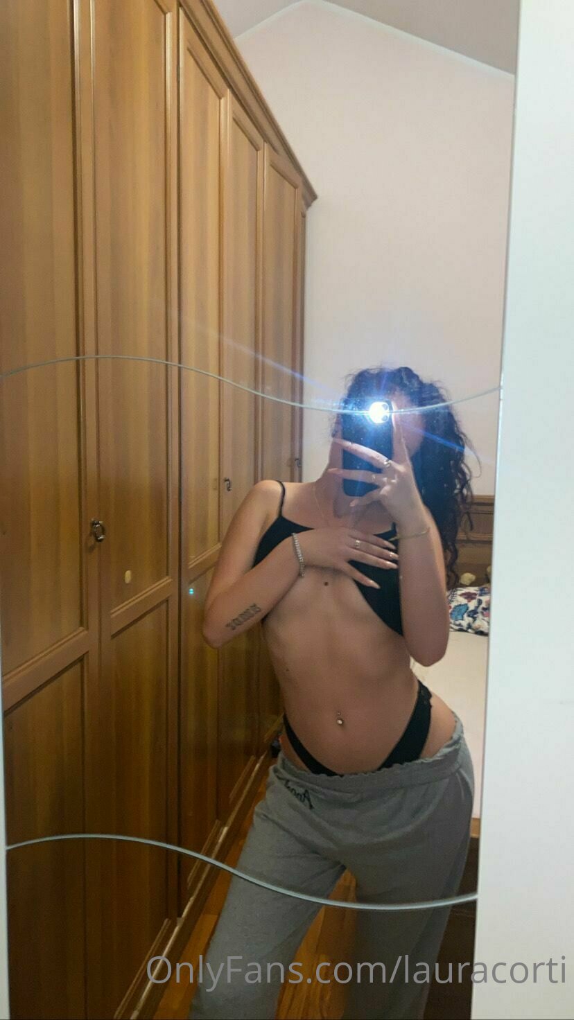 lauracorti Nude Leaked Onlyfans Photo