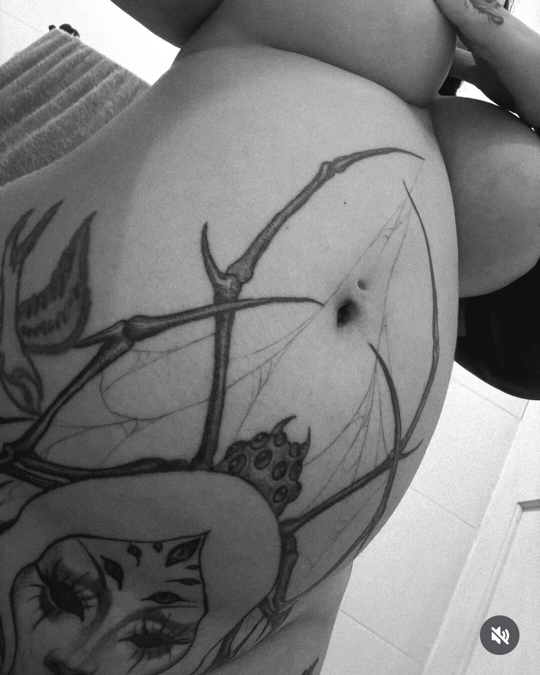 Laura / DeathByPiss / Rat Milk Nude Leaked Onlyfans Photo